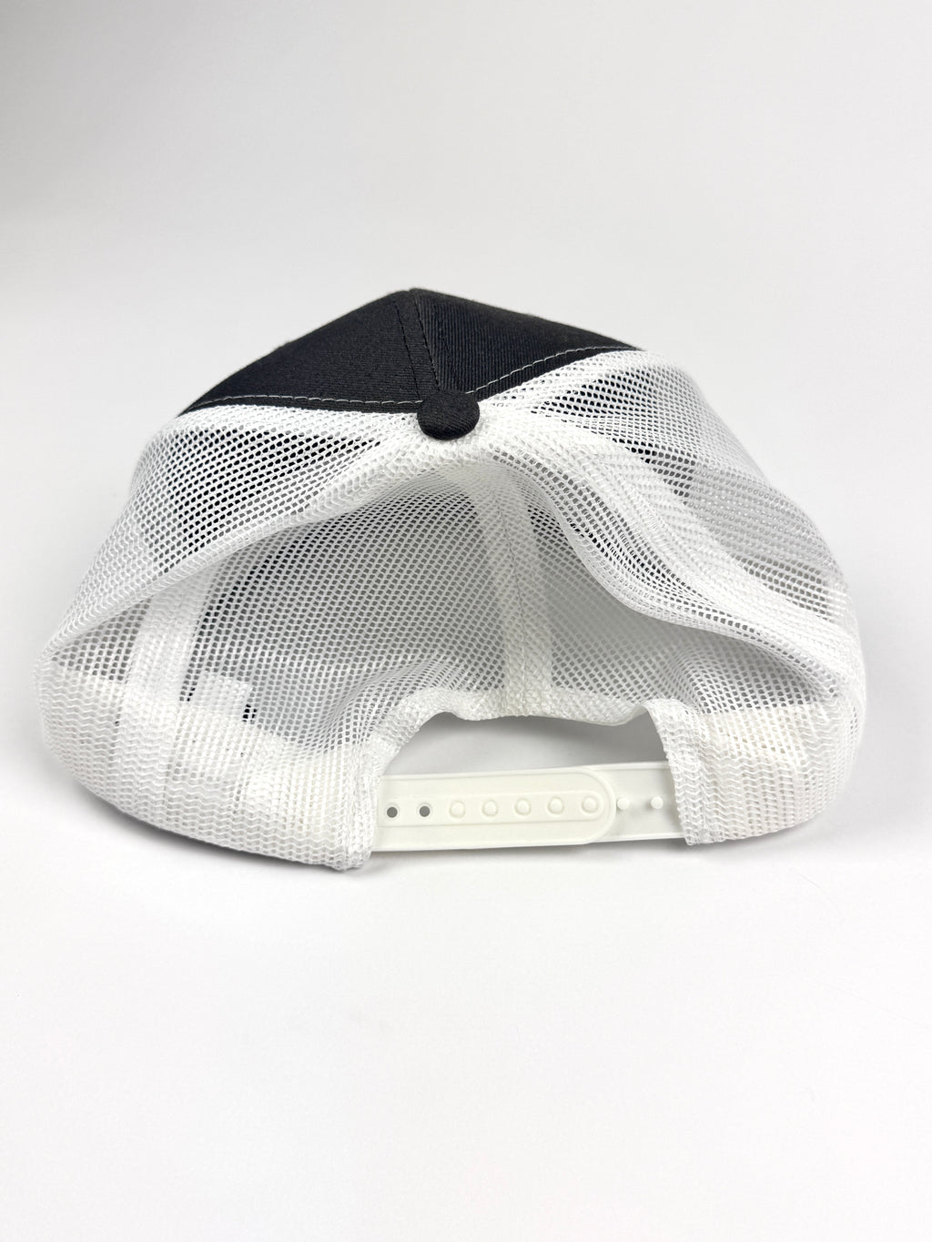 TRUCKER HAT SFB Black/ White