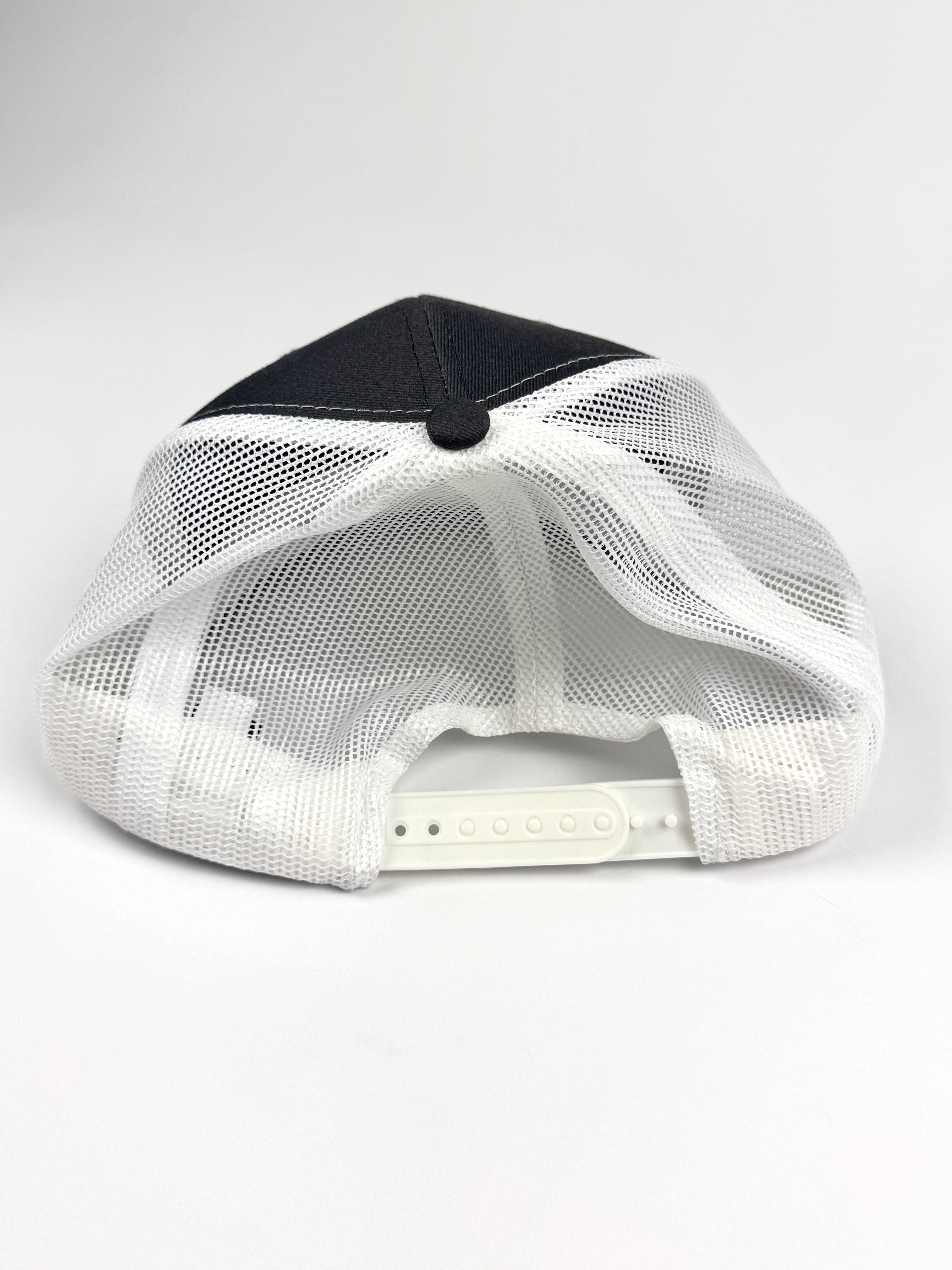 TRUCKER HAT SFB Black/ White